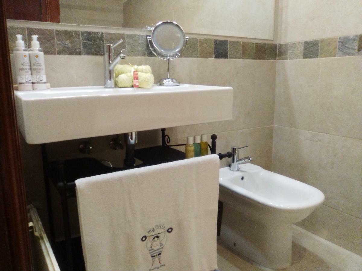 Apartamento Junto Al Santiago Bernabeu Con Piscina Leilighet Madrid Eksteriør bilde