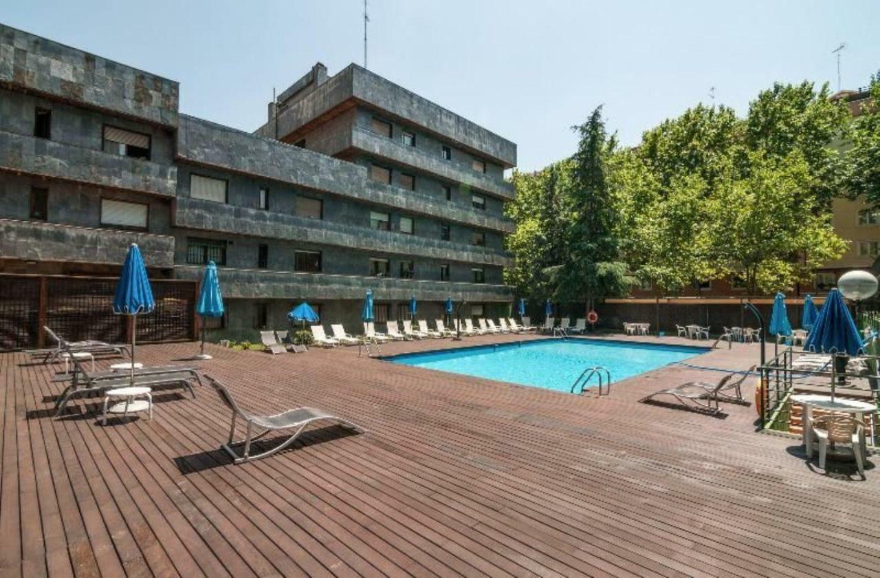 Apartamento Junto Al Santiago Bernabeu Con Piscina Leilighet Madrid Eksteriør bilde